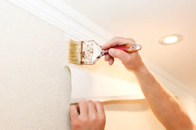 Pose de papier peint à Vieux — revêtements muraux et toiles de verre